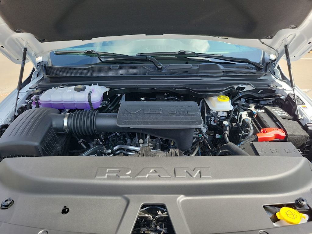 Thumbnail: 2026 RAM 1500 - 9