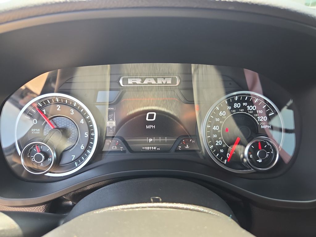 Thumbnail: 2025 RAM 1500 - 28