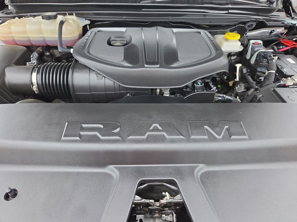 Thumbnail: 2025 RAM 1500 - 9