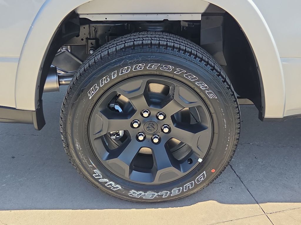 Thumbnail: 2026 RAM 1500 - 8