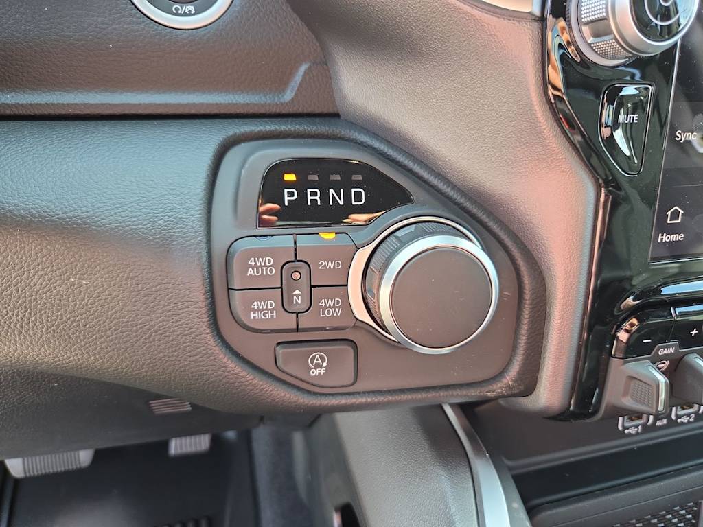 Thumbnail: 2026 RAM 1500 - 28