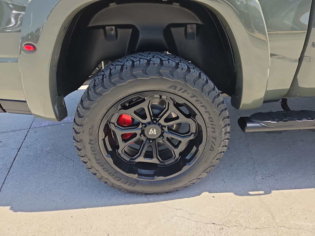 Thumbnail: 2026 RAM 1500 - 8