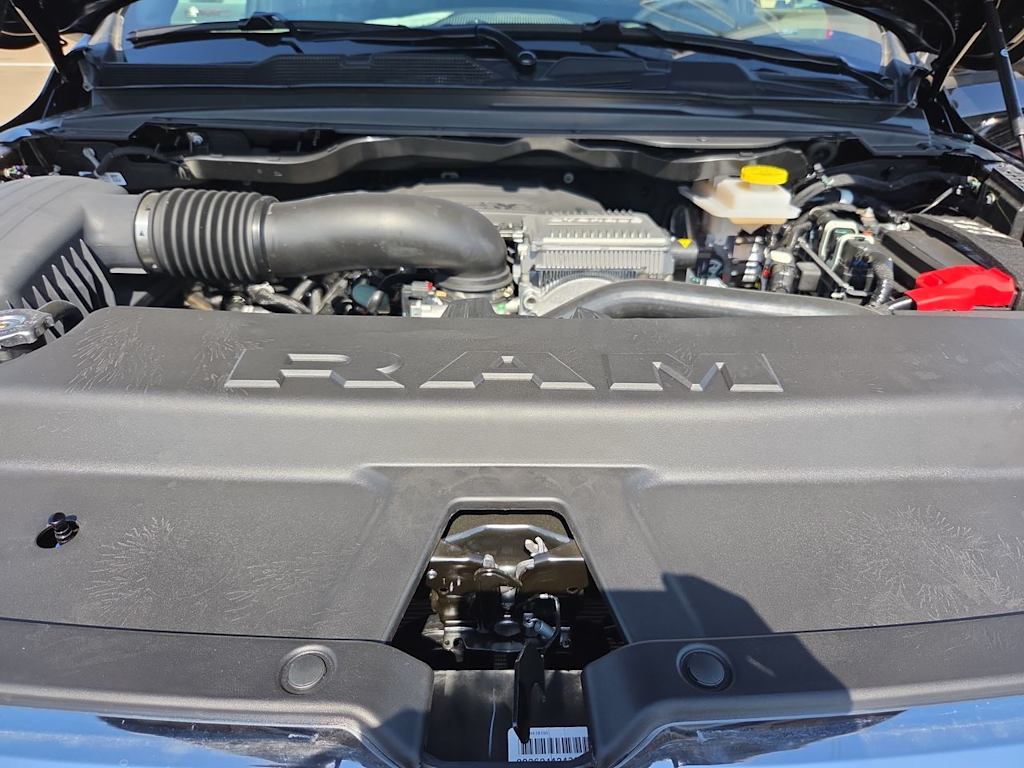 Thumbnail: 2026 RAM 1500 - 9