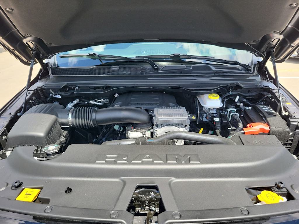 Thumbnail: 2026 RAM 1500 - 9