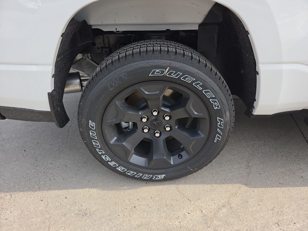 Thumbnail: 2026 RAM 1500 - 8