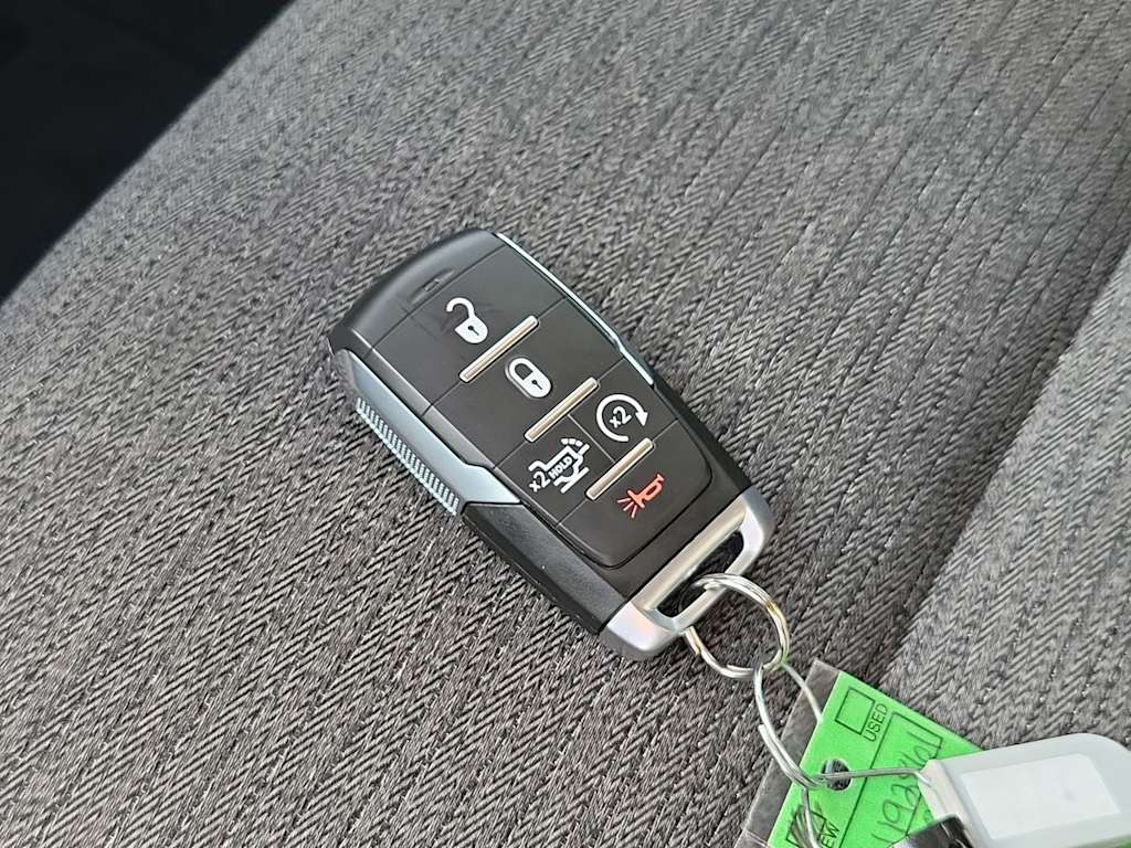 Thumbnail: 2026 RAM 1500 - 18