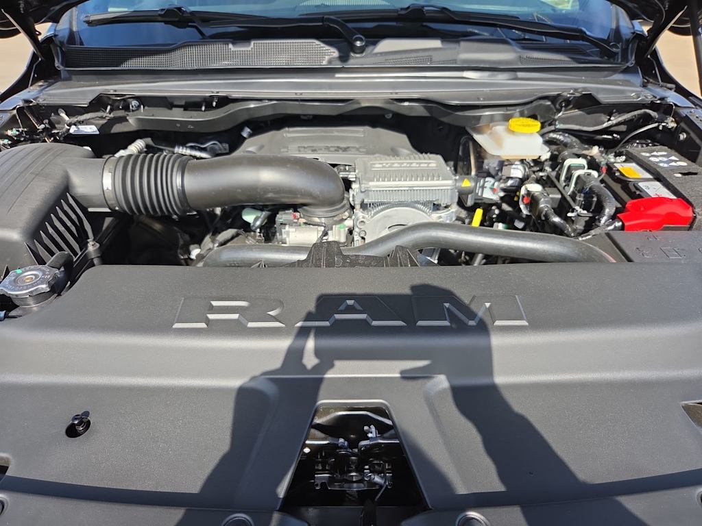 Thumbnail: 2026 RAM 1500 - 9