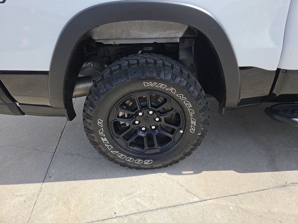 Thumbnail: 2026 RAM 1500 - 8