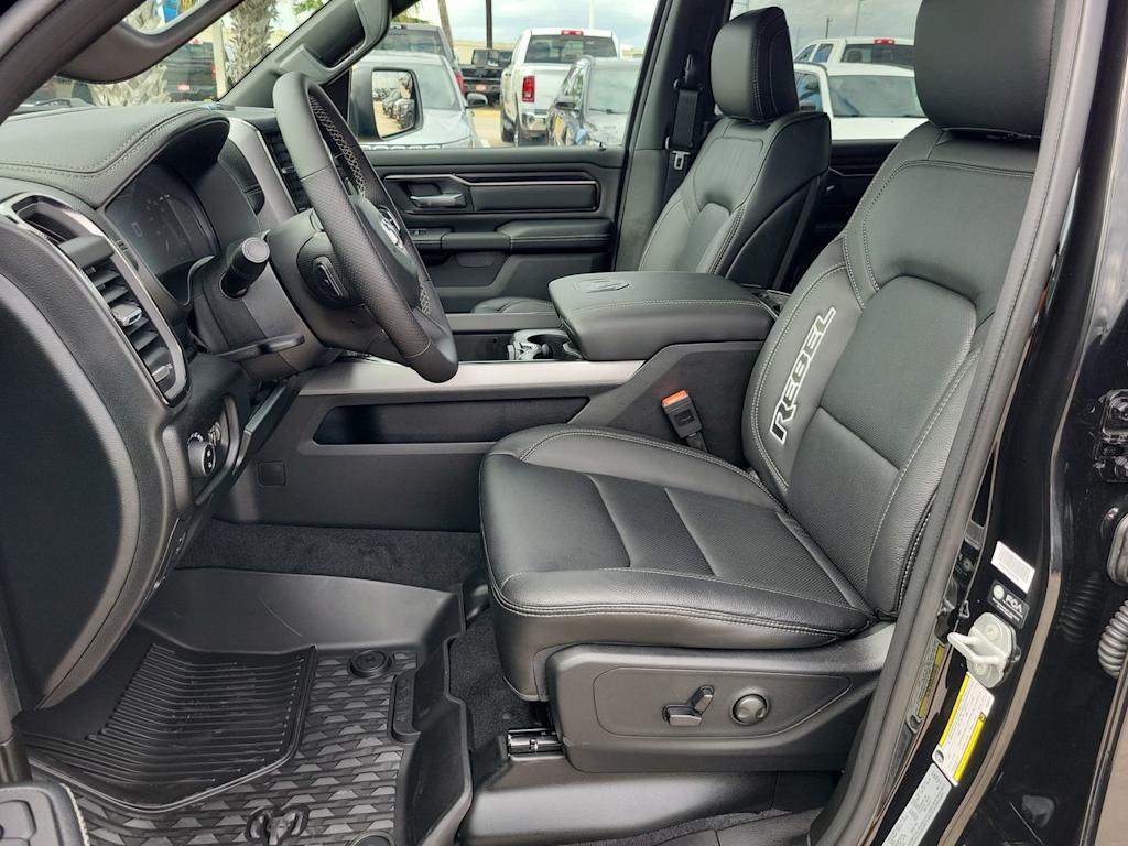 Thumbnail: 2026 RAM 1500 - 11