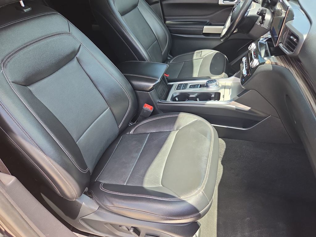 Thumbnail: 2021 Ford Explorer - 28