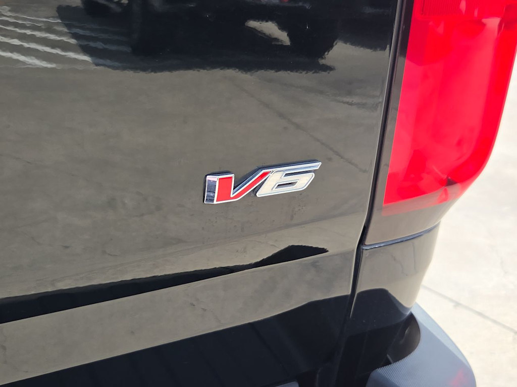Thumbnail: 2022 Chevrolet Colorado - 7