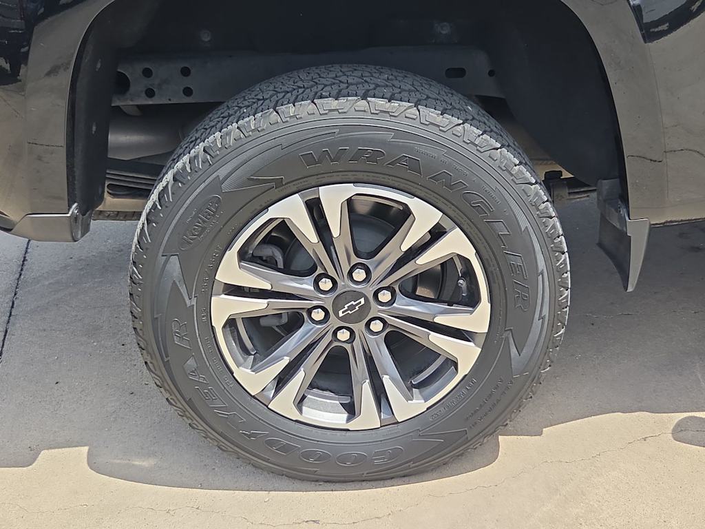 Thumbnail: 2022 Chevrolet Colorado - 8