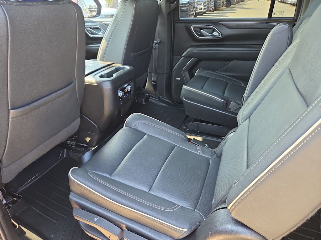 Thumbnail: 2023 GMC Yukon XL - 13