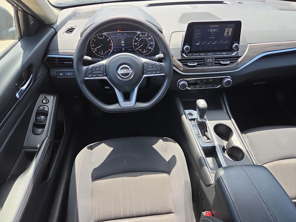 Thumbnail: 2025 Nissan Altima - 9