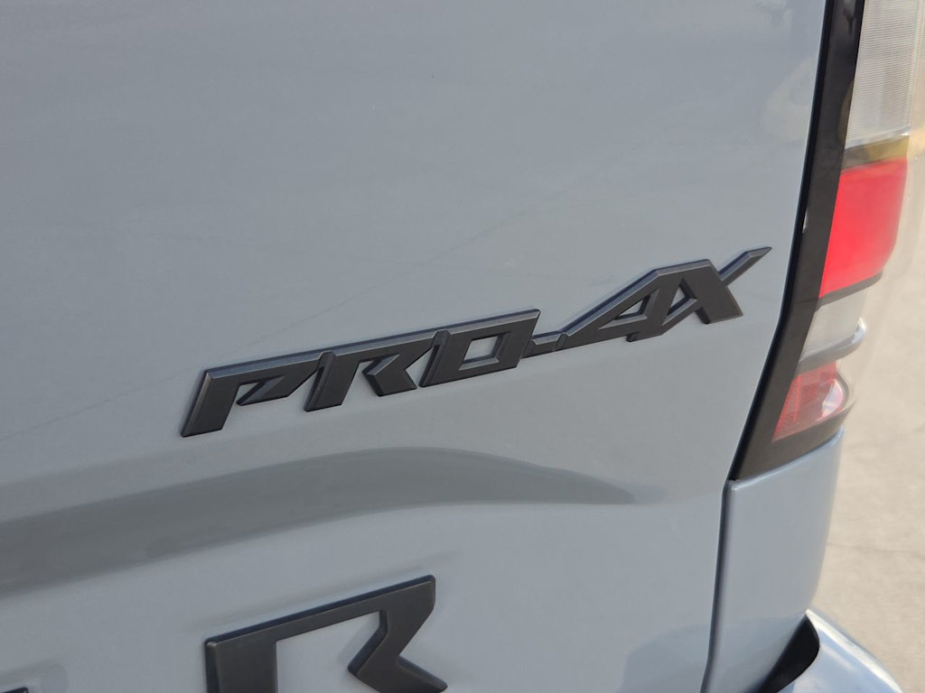Thumbnail: 2024 Nissan Frontier - 7