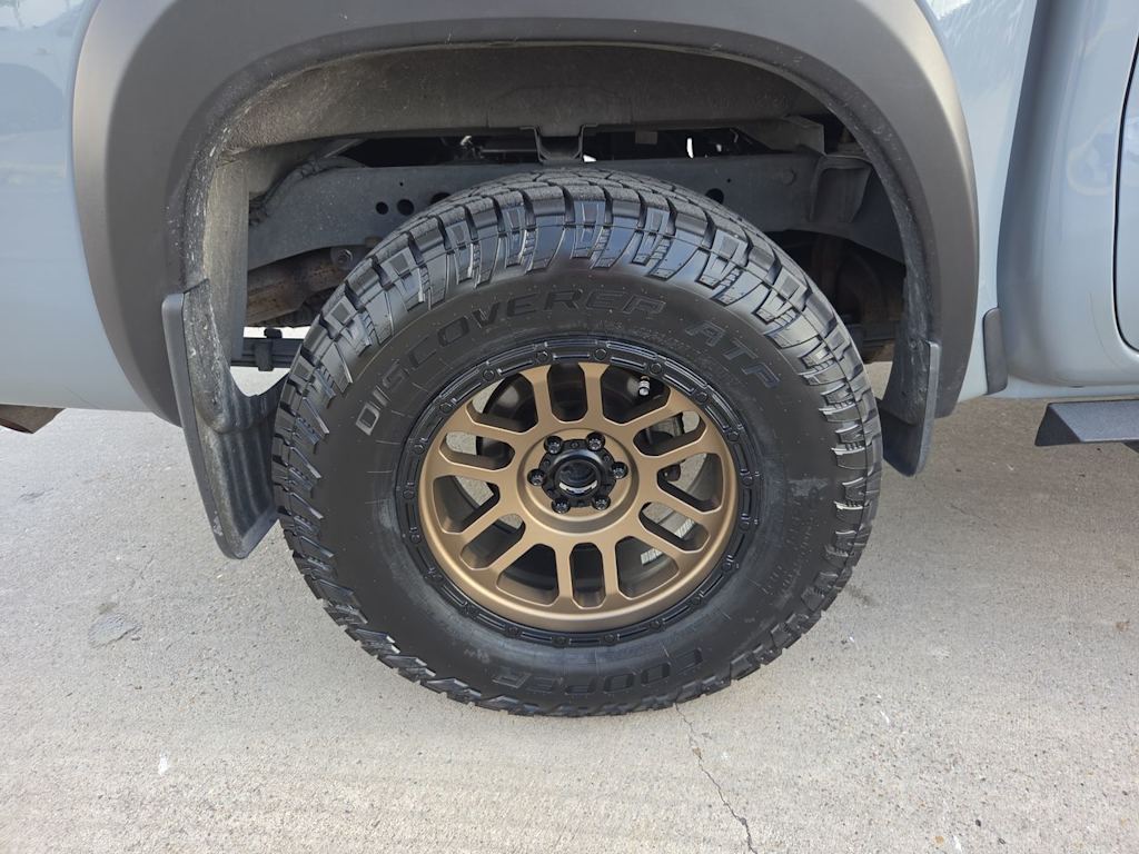 Thumbnail: 2024 Nissan Frontier - 8