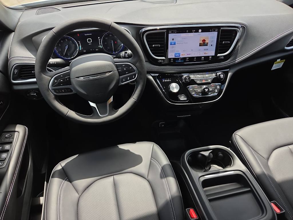 Thumbnail: 2027 Chrysler Pacifica - 10