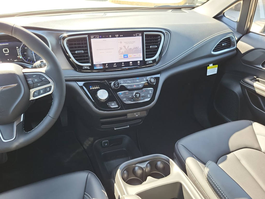 Thumbnail: 2026 Chrysler Pacifica - 15