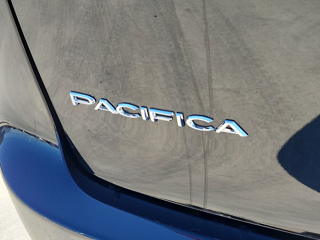 Thumbnail: 2026 Chrysler Pacifica - 7
