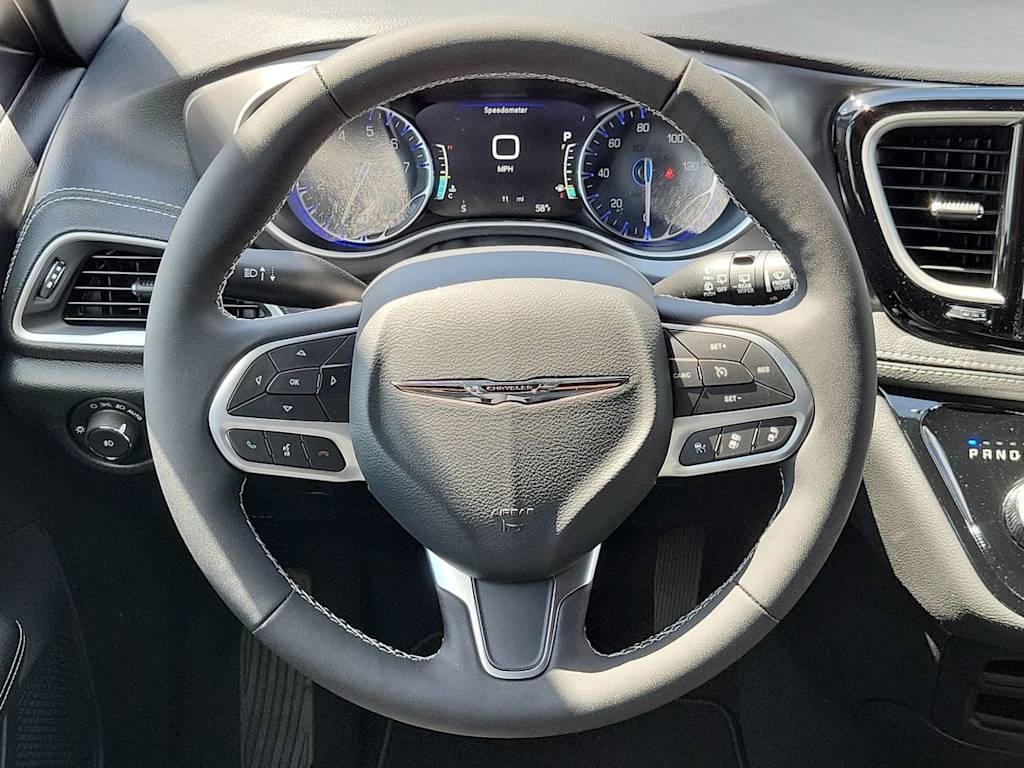 Thumbnail: 2026 Chrysler Pacifica - 14