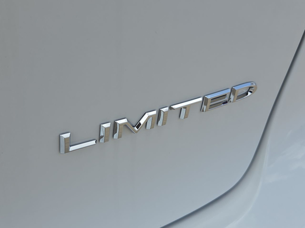 Thumbnail: 2027 Chrysler Pacifica - 7