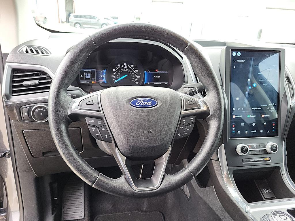 2022 Ford Edge Titanium 14