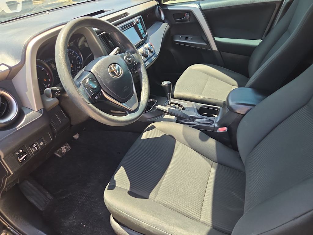 Thumbnail: 2018 Toyota RAV4 - 10