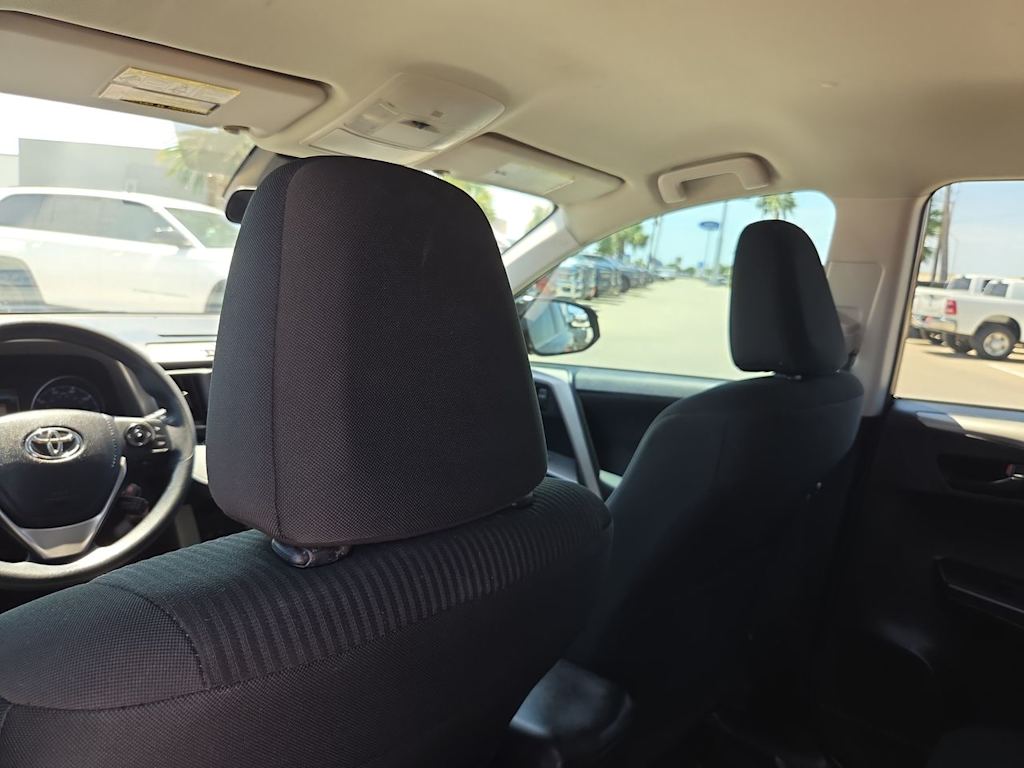 Thumbnail: 2018 Toyota RAV4 - 26