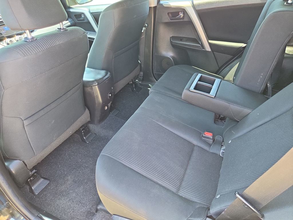 Thumbnail: 2018 Toyota RAV4 - 12