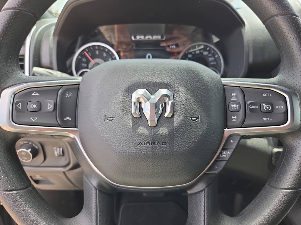 Thumbnail: 2026 RAM 1500 - 28