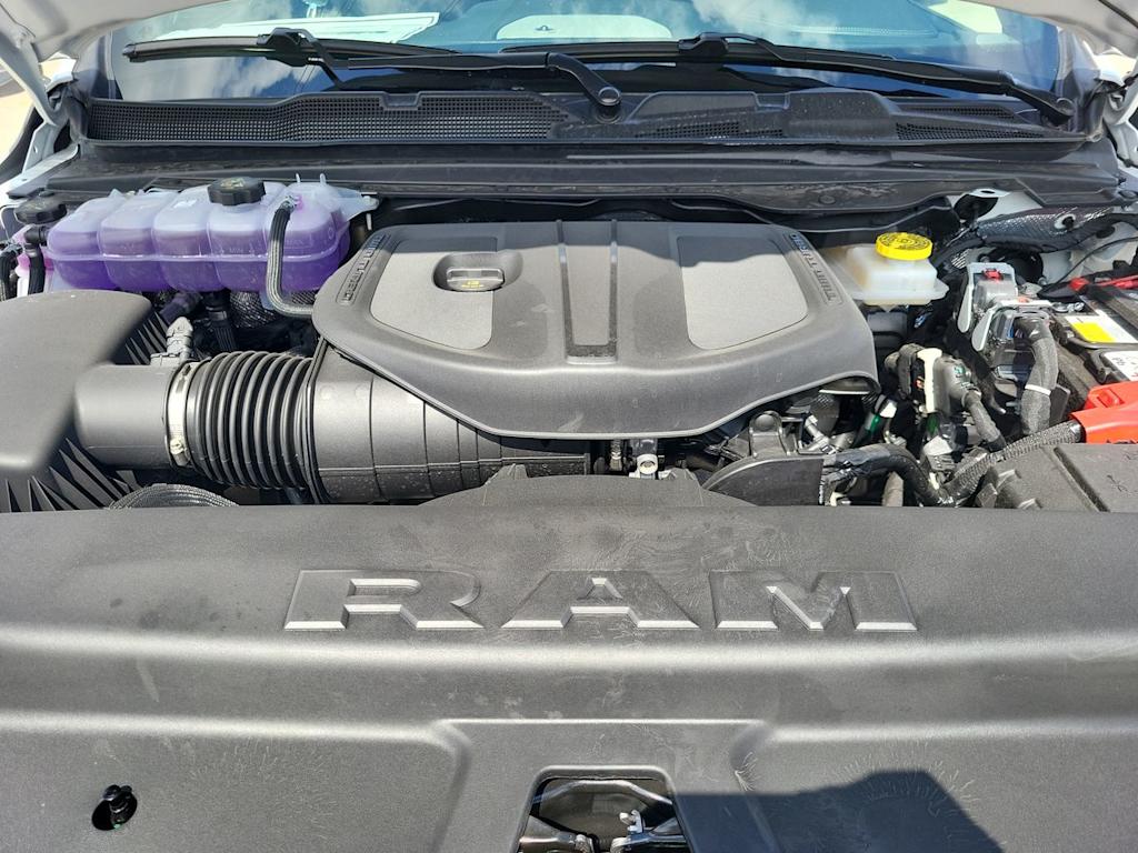 Thumbnail: 2026 RAM 1500 - 9