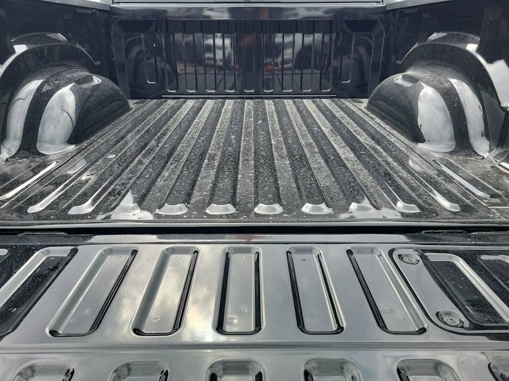 Thumbnail: 2026 RAM 1500 - 15