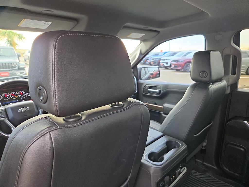 Thumbnail: 2020 Chevrolet Silverado 1500 - 26