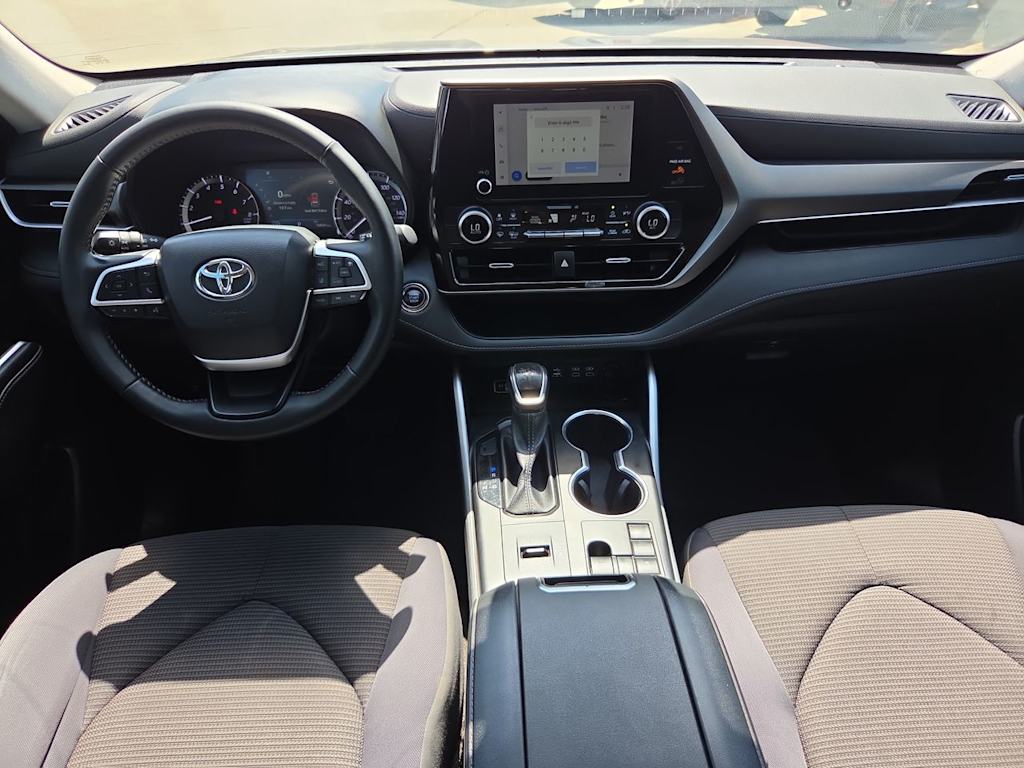 Thumbnail: 2023 Toyota Highlander - 2