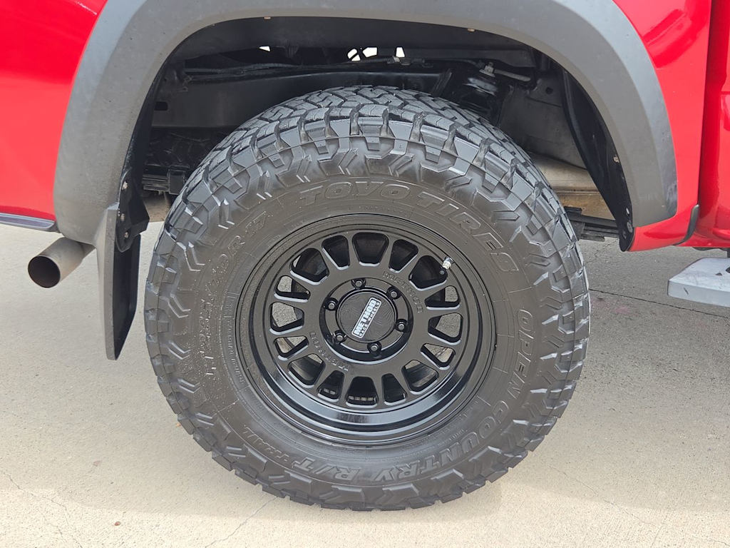 Thumbnail: 2017 Toyota Tacoma - 8