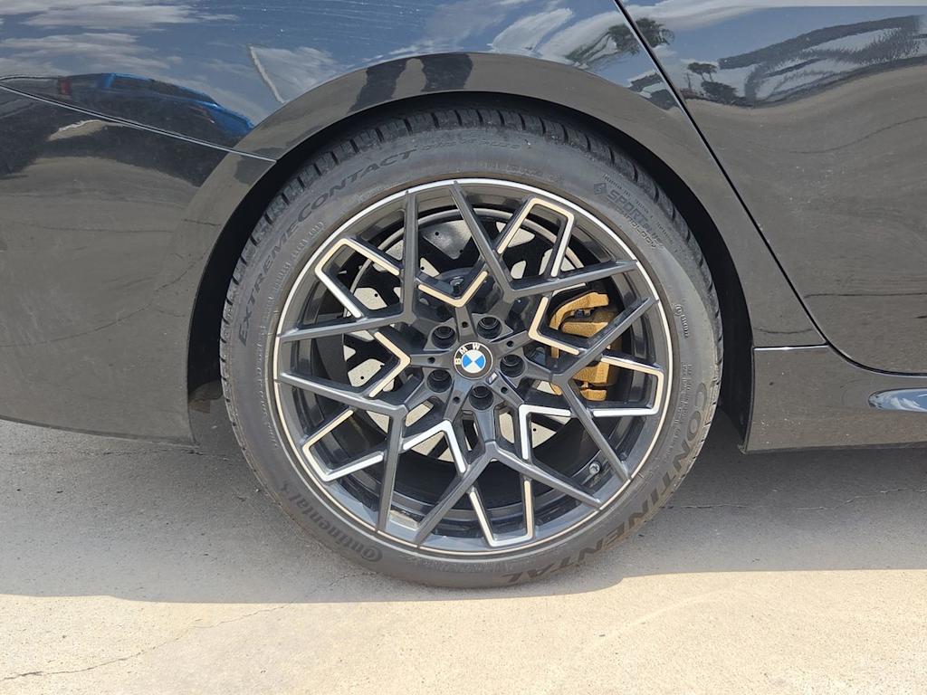 Thumbnail: 2023 BMW M8 - 8