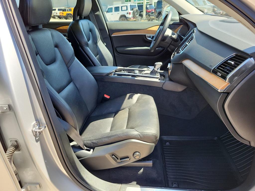Thumbnail: 2022 Volvo XC90 - 12