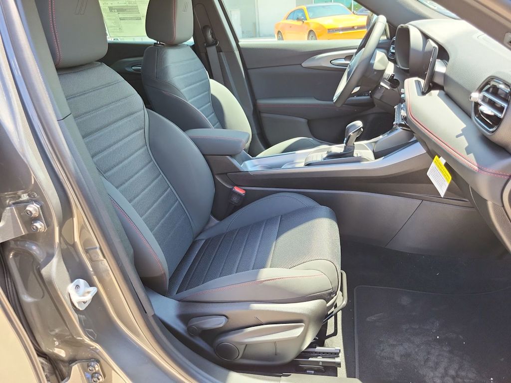 Thumbnail: 2025 Dodge Hornet - 12