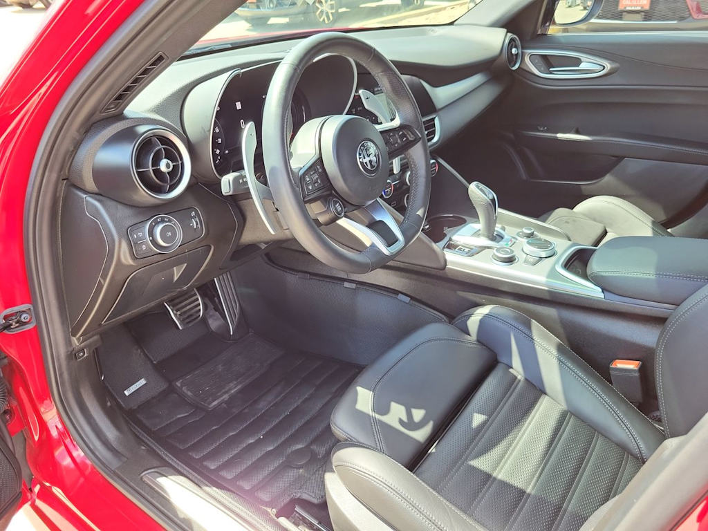 Thumbnail: 2024 Alfa Romeo Giulia - 2