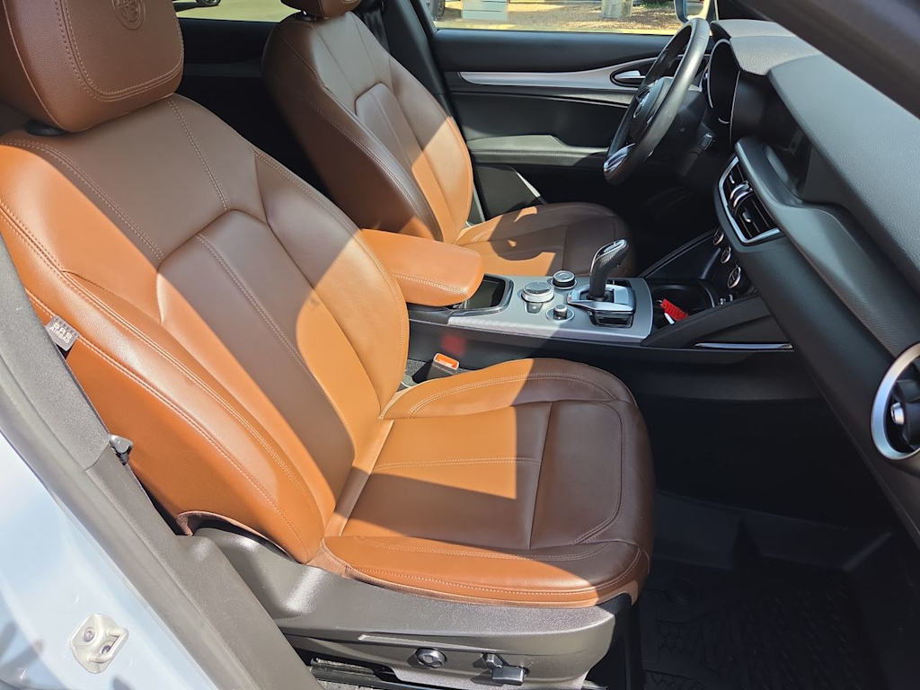Thumbnail: 2024 Alfa Romeo Stelvio - 28