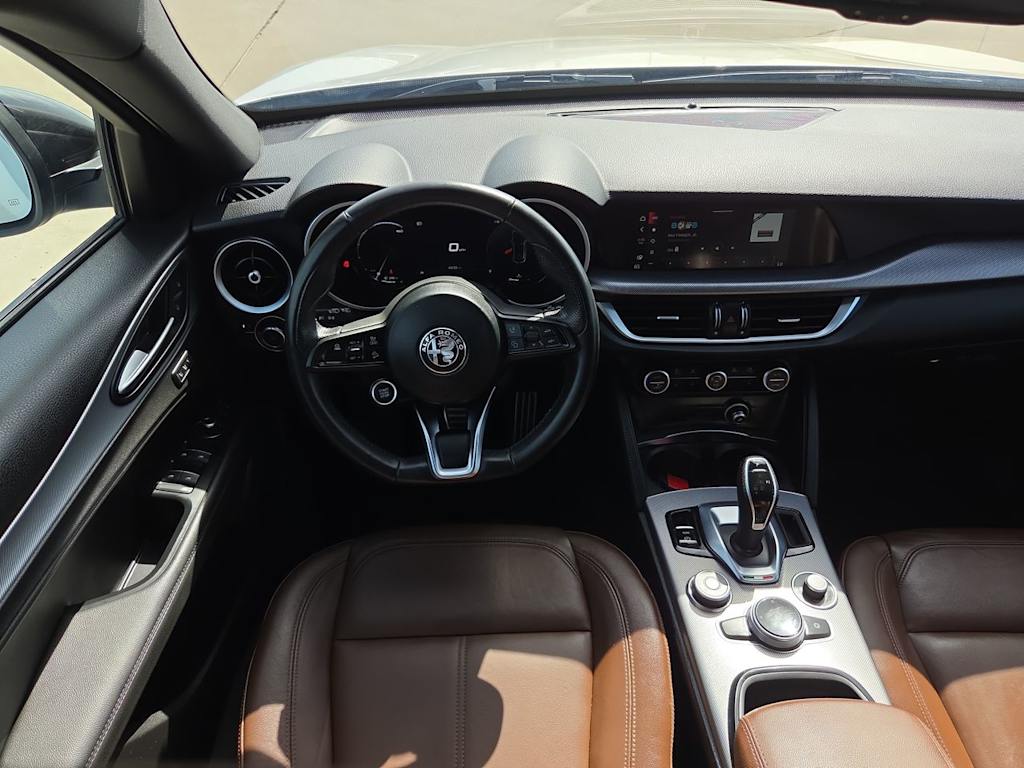 Thumbnail: 2024 Alfa Romeo Stelvio - 10