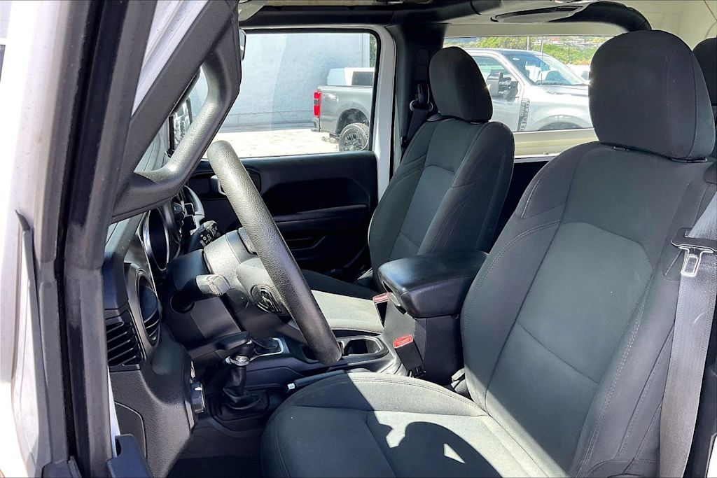 Thumbnail: 2019 Jeep Wrangler - 11