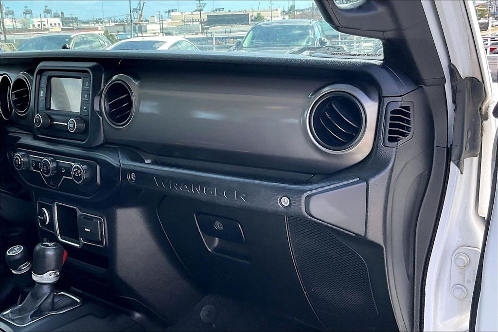 Thumbnail: 2019 Jeep Wrangler - 23