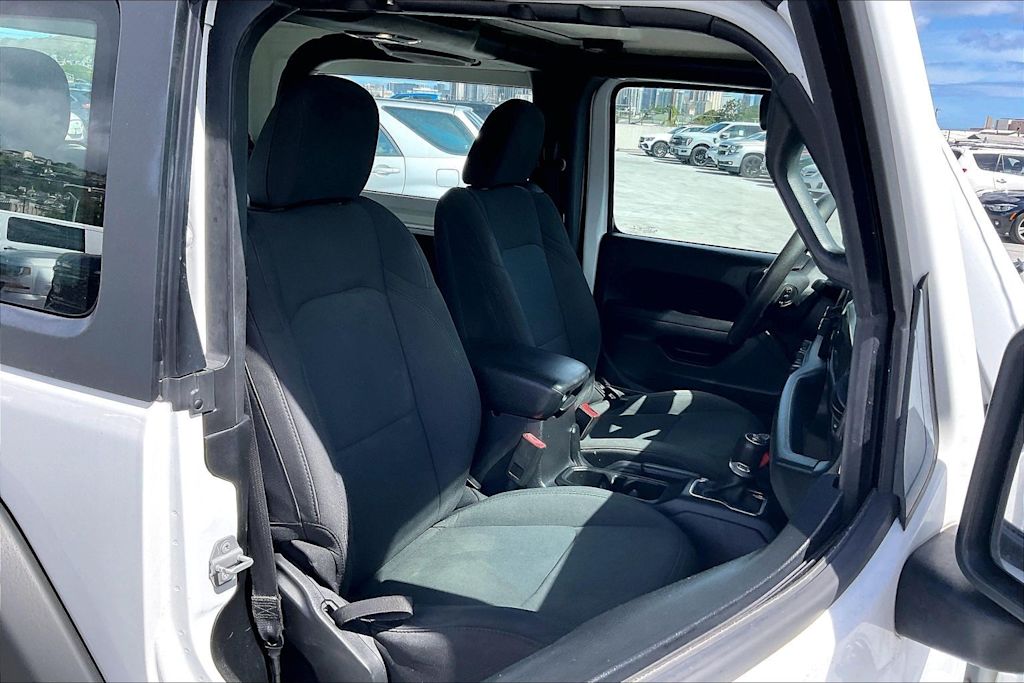 Thumbnail: 2019 Jeep Wrangler - 13
