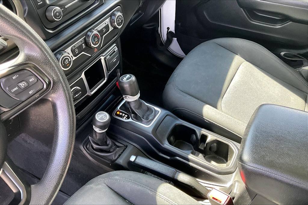 Thumbnail: 2019 Jeep Wrangler - 16