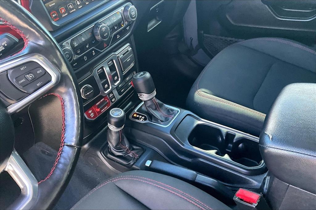 Thumbnail: 2022 Jeep Wrangler - 16