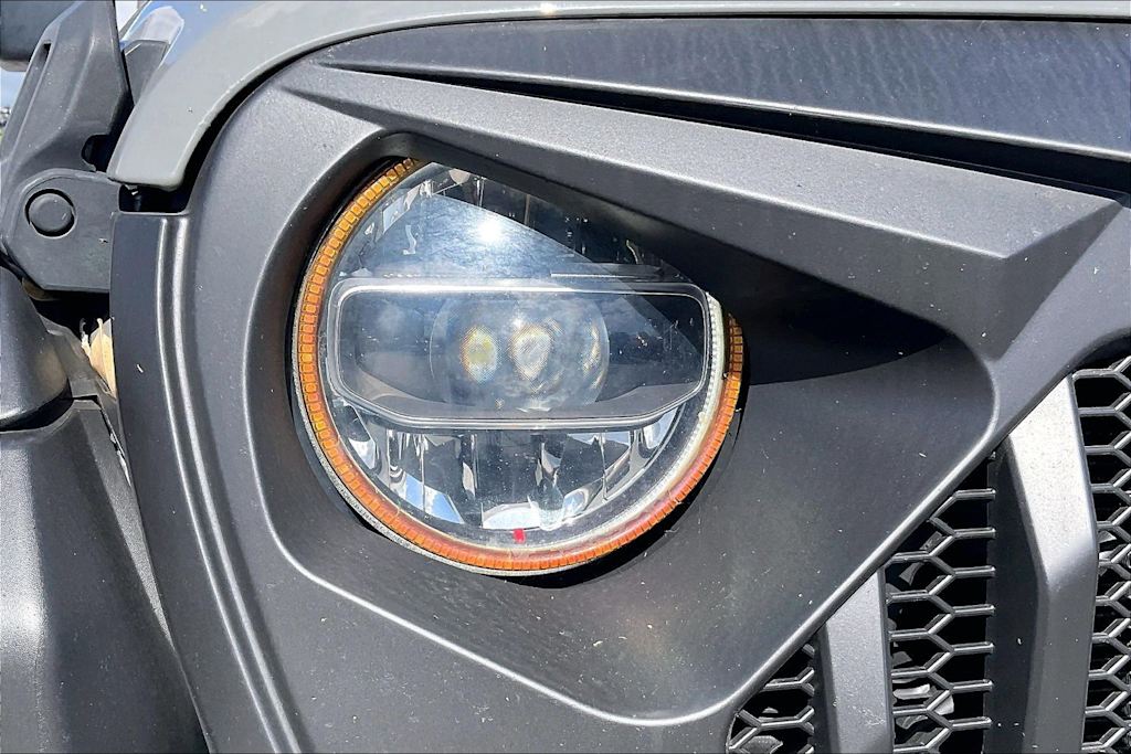 Thumbnail: 2022 Jeep Wrangler - 31