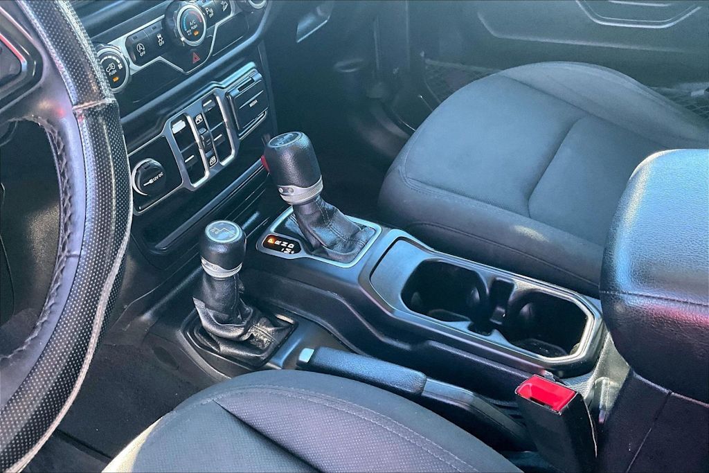 Thumbnail: 2020 Jeep Wrangler - 16