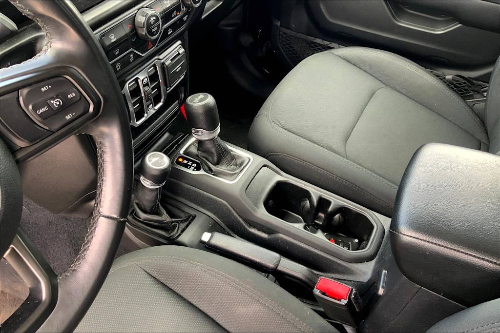 Thumbnail: 2021 Jeep Wrangler - 15