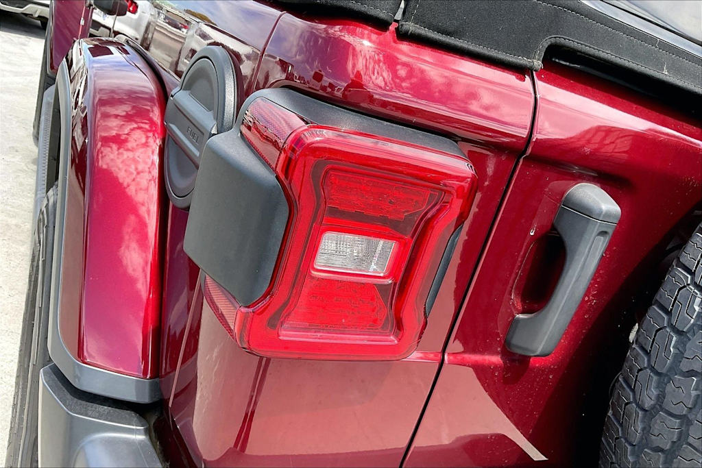 Thumbnail: 2021 Jeep Wrangler - 32